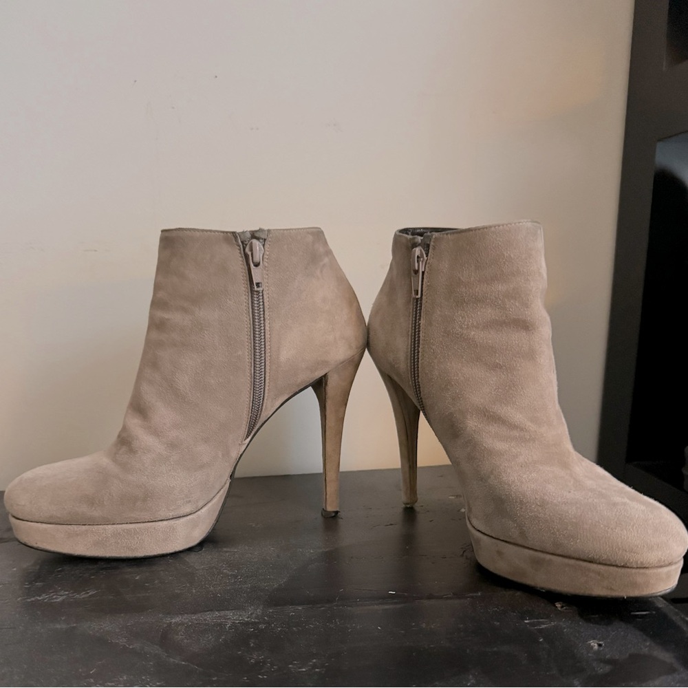 Stuart Weitzman Tan Suede Stiletto ankle booties